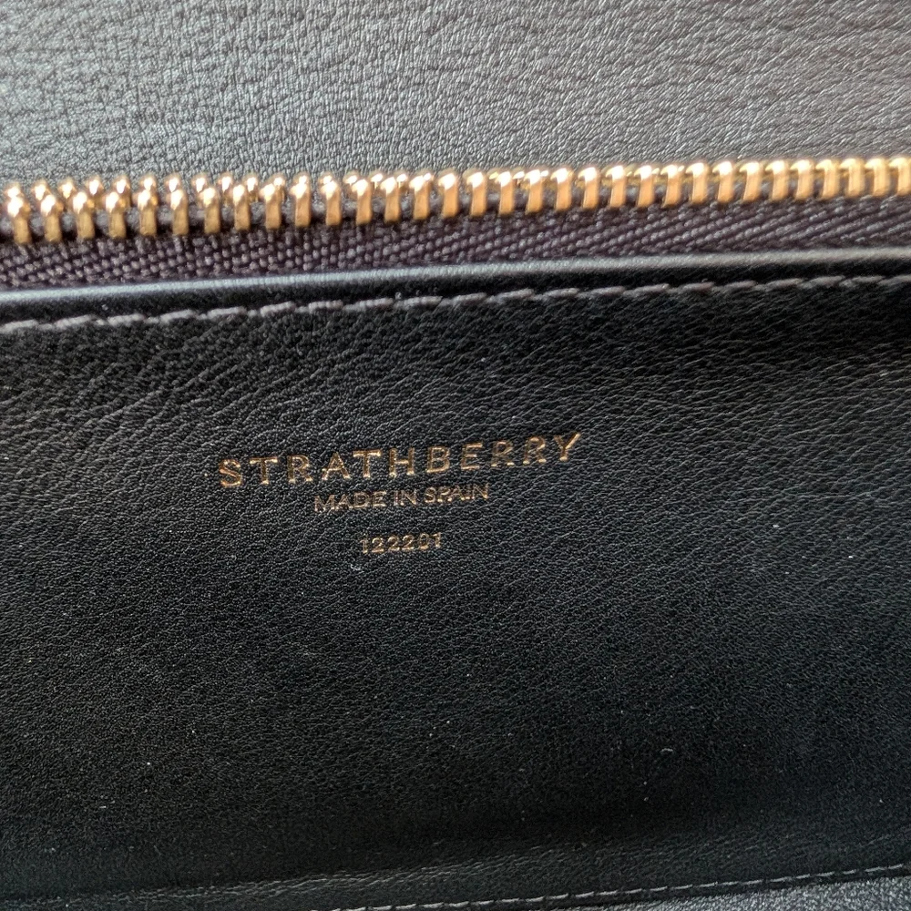 Strathberry Multrees Wallet On A Chain Black Croc Embossed - Picture 9 of 10